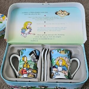 Alice in Wonderland Tea Set